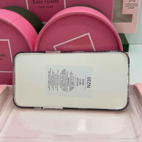 Kate Spade Phone Case for iPhone 13
NWT - Picture 7 of 16